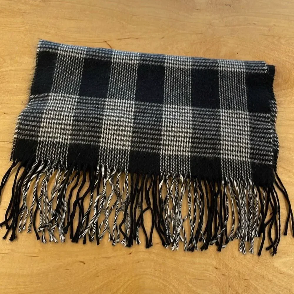 Cashme Made In Italy Unisex Plaid 100% Acrylic Fringe Scarf Black &‎ White OS